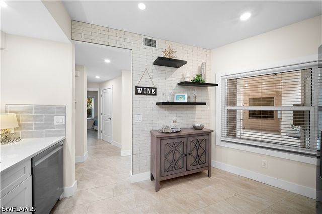 1044 Woodshire LN B101, Naples, FL 34105