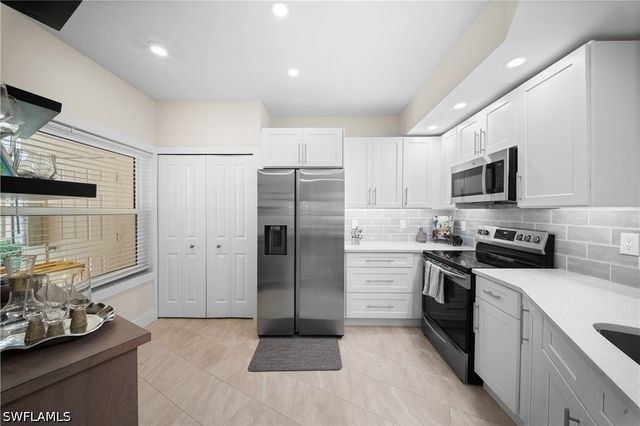1044 Woodshire LN B101, Naples, FL 34105