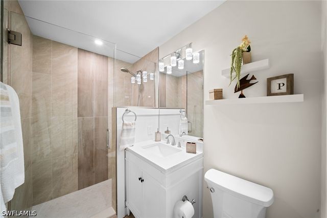 1044 Woodshire LN B101, Naples, FL 34105