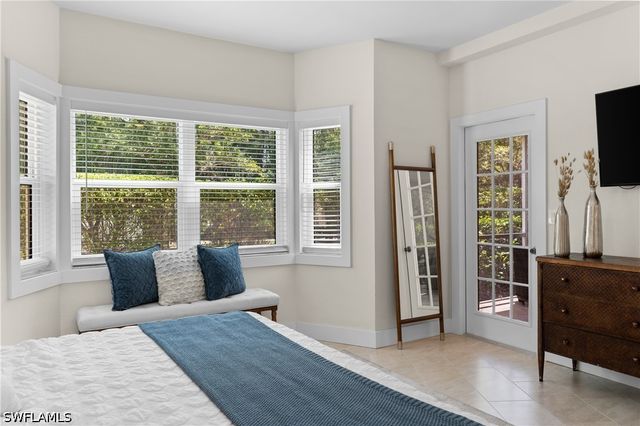 1044 Woodshire LN B101, Naples, FL 34105