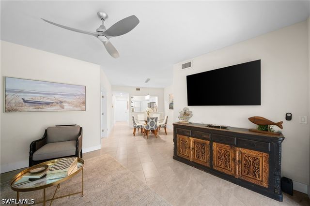 1044 Woodshire LN B101, Naples, FL 34105