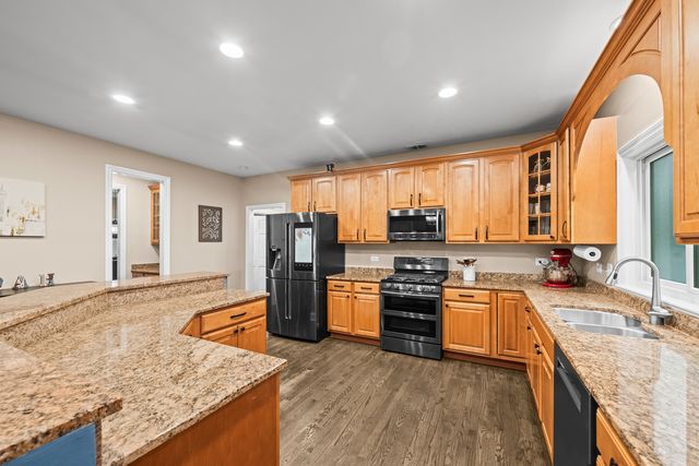 421 W Hawthorne Street, Arlington Heights, IL 60004