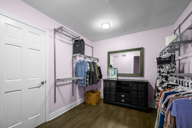 421 W Hawthorne Street, Arlington Heights, IL 60004