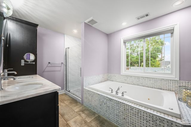 421 W Hawthorne Street, Arlington Heights, IL 60004