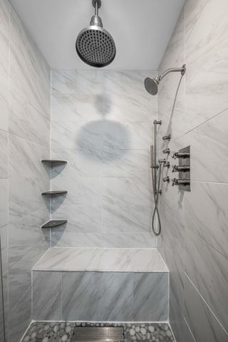 421 W Hawthorne Street, Arlington Heights, IL 60004