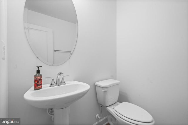 14303 YESLER AVE, Chantilly, VA 20151