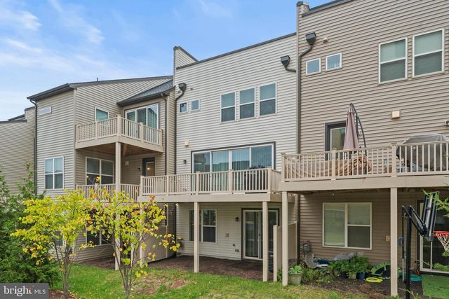 14303 YESLER AVE, Chantilly, VA 20151