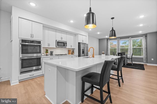 14303 YESLER AVE, Chantilly, VA 20151