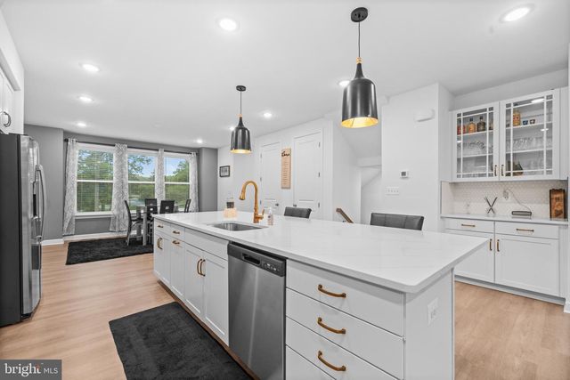 14303 YESLER AVE, Chantilly, VA 20151