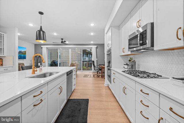 14303 YESLER AVE, Chantilly, VA 20151