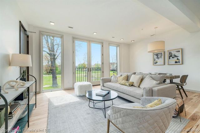 1450 Townsend Street, Detroit, MI 48214