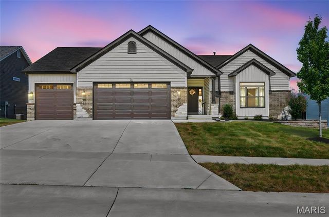 293 Laurens Spring Court, Lake St Louis, MO 63367