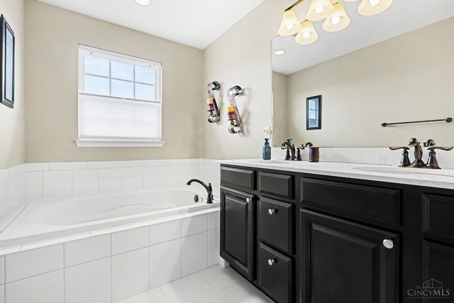 3300 Snowcreek Falls Lane, Deerfield Twp., OH 45039