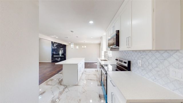 6833 Younger Drive, The Colony, TX 75056
