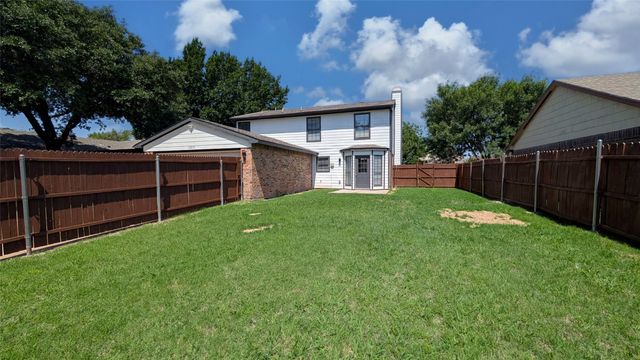 6833 Younger Drive, The Colony, TX 75056