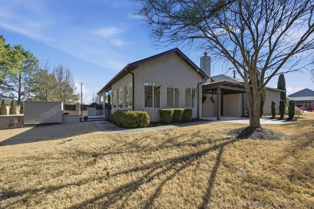 8402 S Nogales Street W, Tulsa, OK 74132