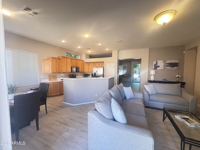 6028 W KRISTAL Way, Glendale, AZ 85308