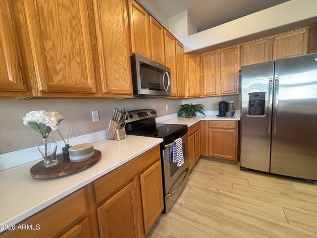 6028 W KRISTAL Way, Glendale, AZ 85308