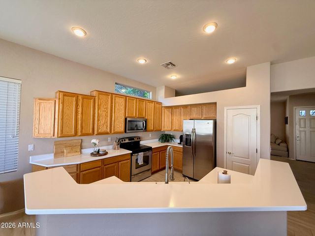 6028 W KRISTAL Way, Glendale, AZ 85308