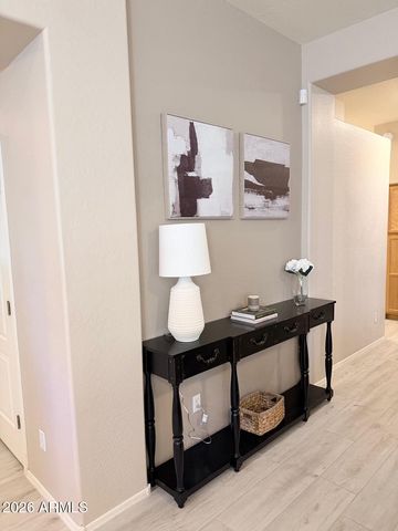 6028 W KRISTAL Way, Glendale, AZ 85308