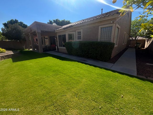 6028 W KRISTAL Way, Glendale, AZ 85308
