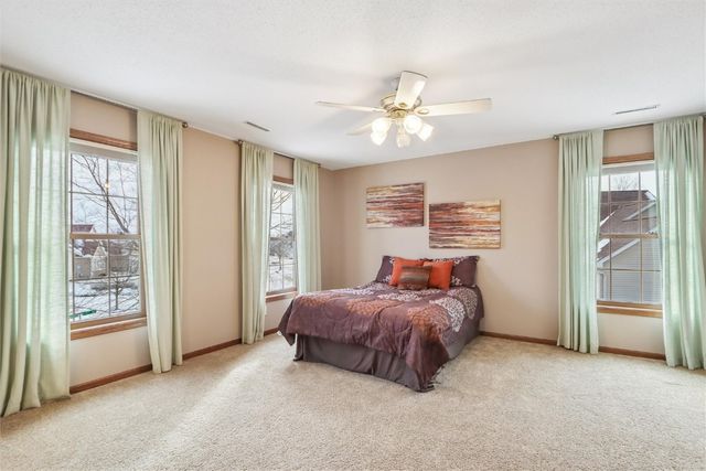 1845 Lyndhurst Drive, Hiawatha, IA 52233