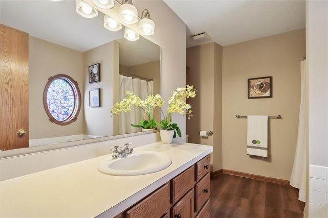 1845 Lyndhurst Drive, Hiawatha, IA 52233