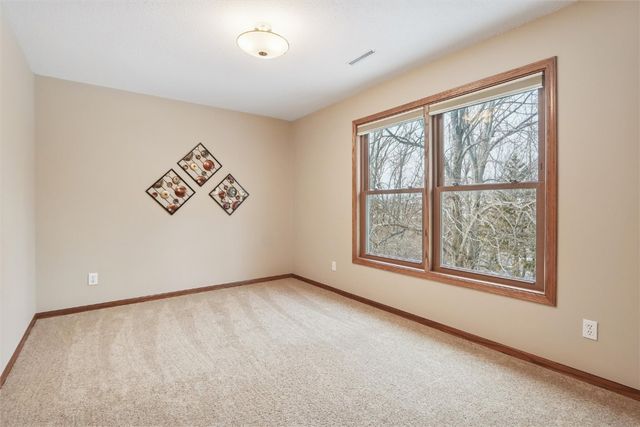 1845 Lyndhurst Drive, Hiawatha, IA 52233