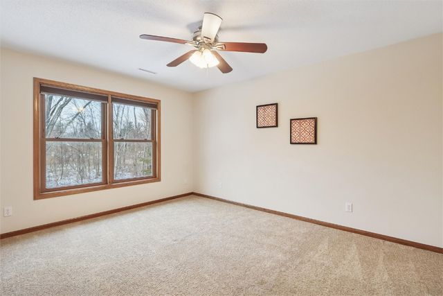 1845 Lyndhurst Drive, Hiawatha, IA 52233