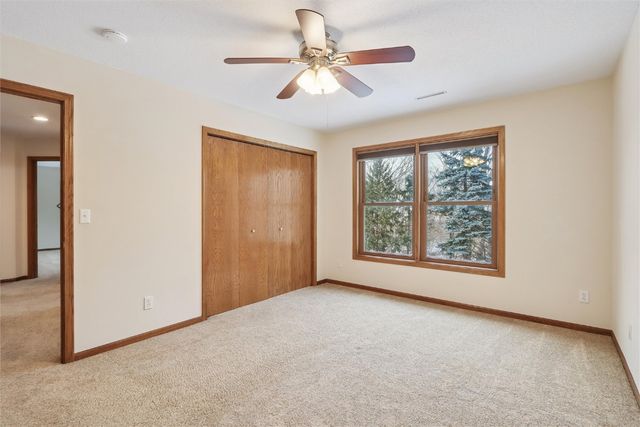 1845 Lyndhurst Drive, Hiawatha, IA 52233