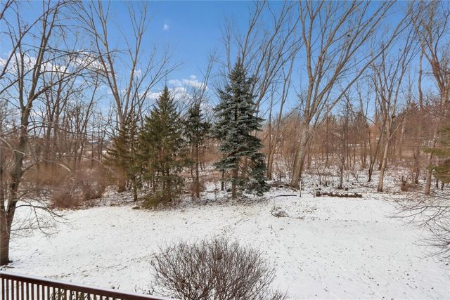 1845 Lyndhurst Drive, Hiawatha, IA 52233