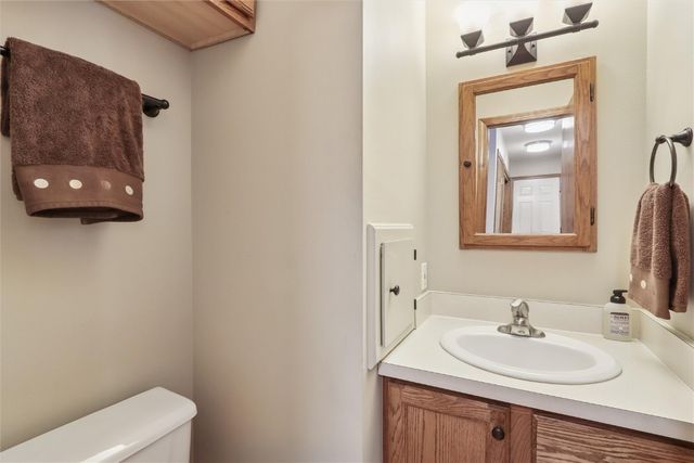 1845 Lyndhurst Drive, Hiawatha, IA 52233