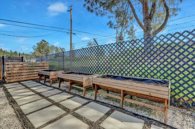 190 Upper Slate Creek Rd, Grass Valley, CA 95945