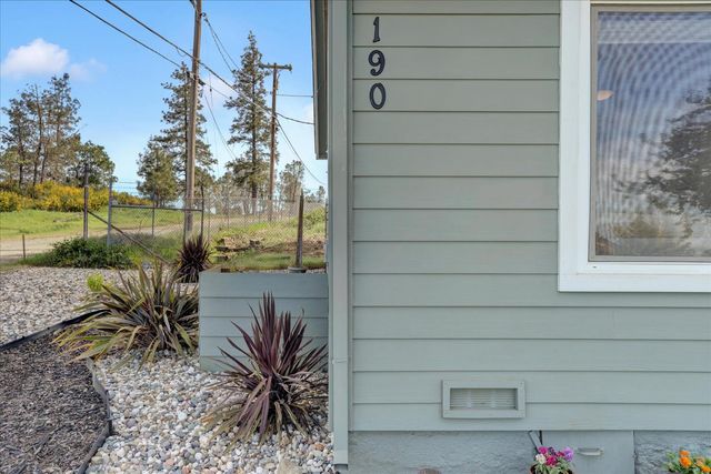 190 Upper Slate Creek Rd, Grass Valley, CA 95945