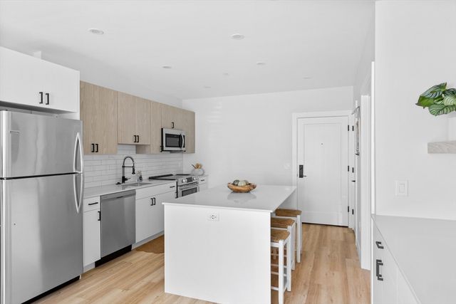 12 Congress Street 105, Beverly, MA 01915