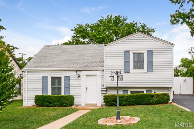 9457 Harold Drive, St Louis, MO 63134