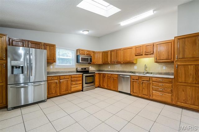 9457 Harold Drive, St Louis, MO 63134