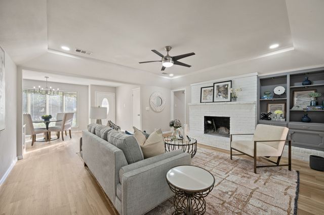 1723 Post Oak Drive, Bedford, TX 76021