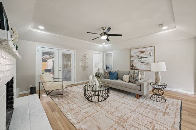 1723 Post Oak Drive, Bedford, TX 76021