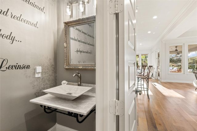 13702 Banks View Court, Houston, TX 77059