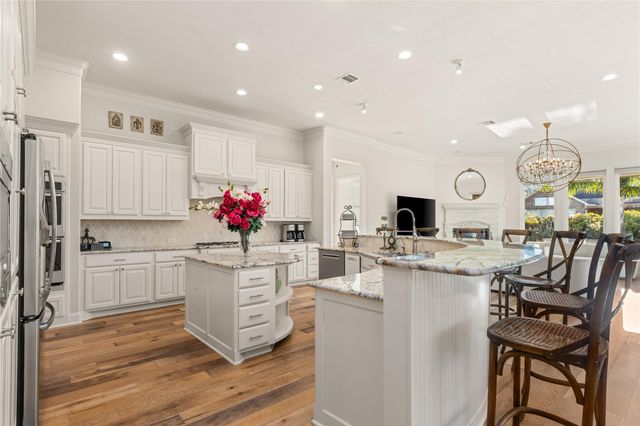 13702 Banks View Court, Houston, TX 77059