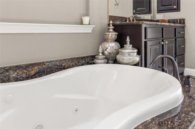 13702 Banks View Court, Houston, TX 77059