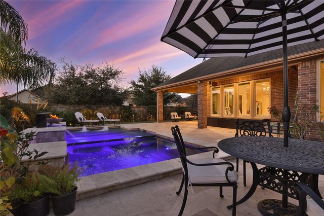 13702 Banks View Court, Houston, TX 77059