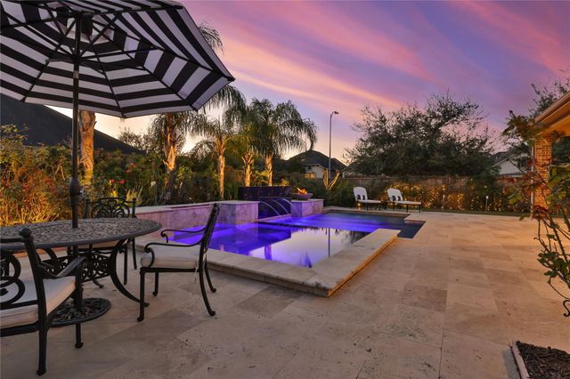 13702 Banks View Court, Houston, TX 77059