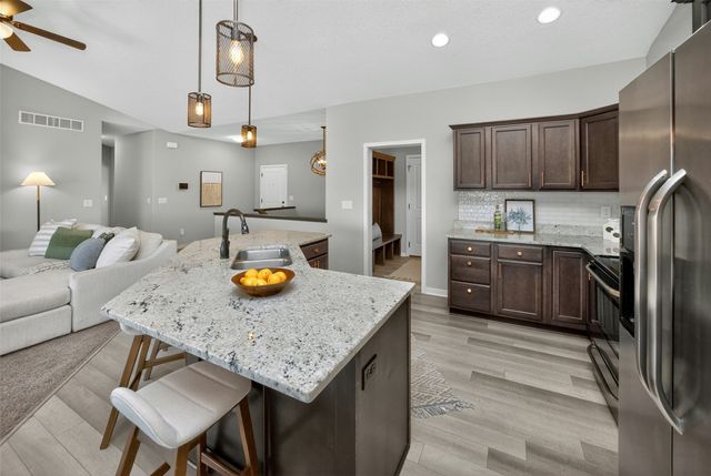 2726 Shady Lane Drive, Norwalk, IA 50211