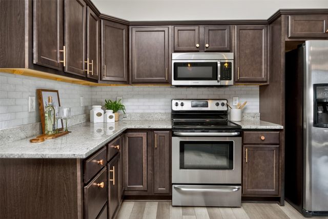 2726 Shady Lane Drive, Norwalk, IA 50211