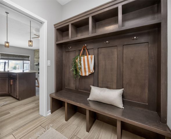 2726 Shady Lane Drive, Norwalk, IA 50211