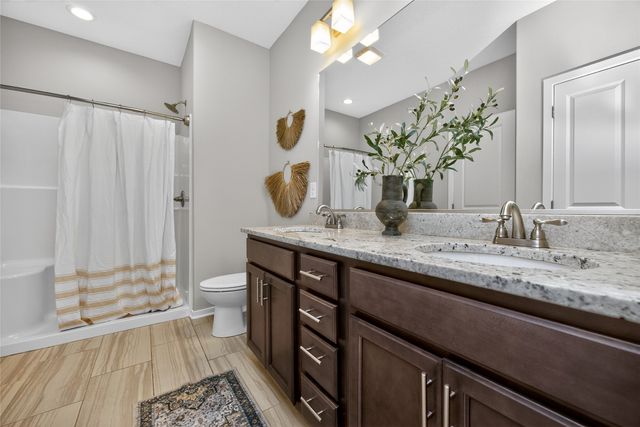 2726 Shady Lane Drive, Norwalk, IA 50211