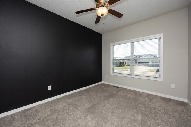 2726 Shady Lane Drive, Norwalk, IA 50211