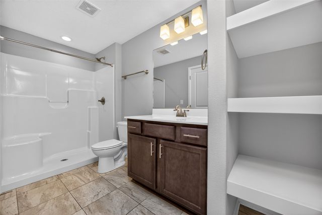 2726 Shady Lane Drive, Norwalk, IA 50211